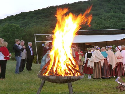 Sonnwendfeuer Am Himmel